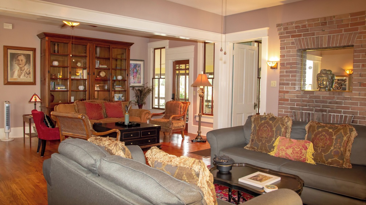 Photo of Livingroom in Oakland