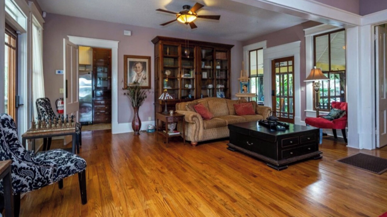 Photo of Livingroom in Oakland