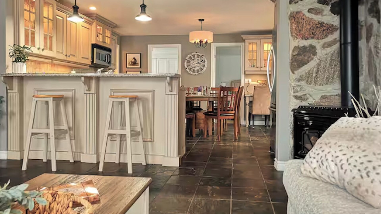 Photo of Livingroom in Walkerton