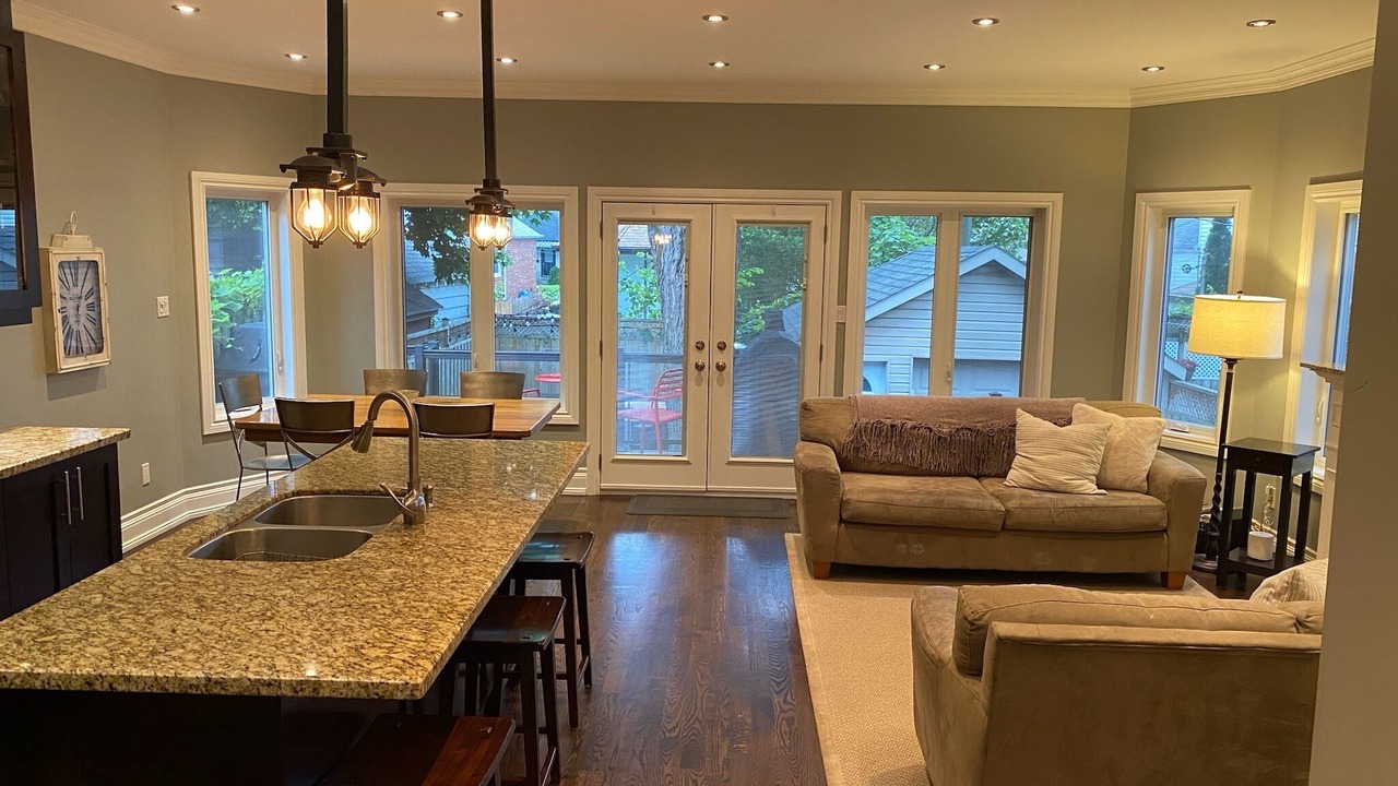 Photo of Livingroom in Old East York