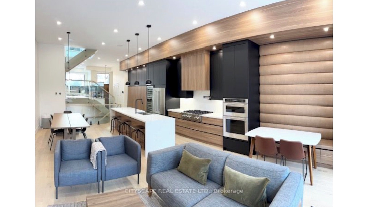 Photo of Livingroom in Old East York