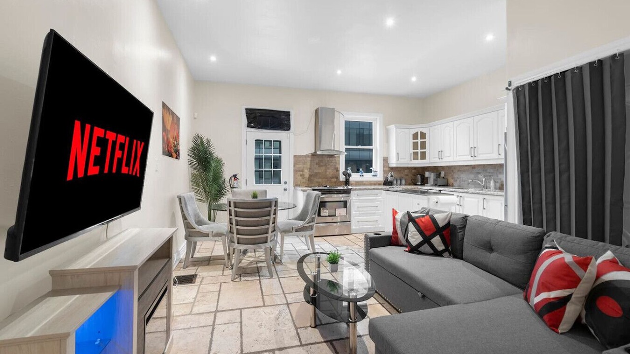 Photo of Livingroom in Church and Wellesley