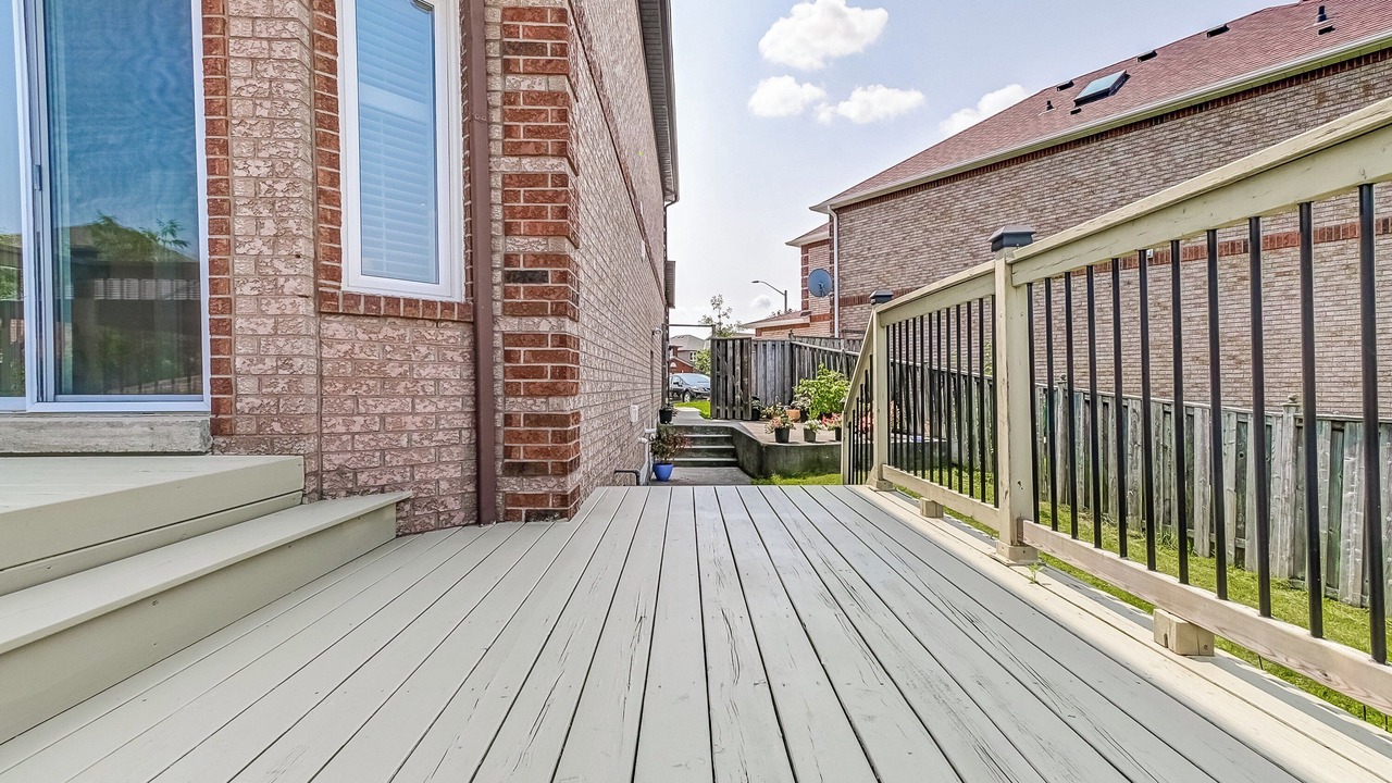 Photo of Patio Balcony in East Credit