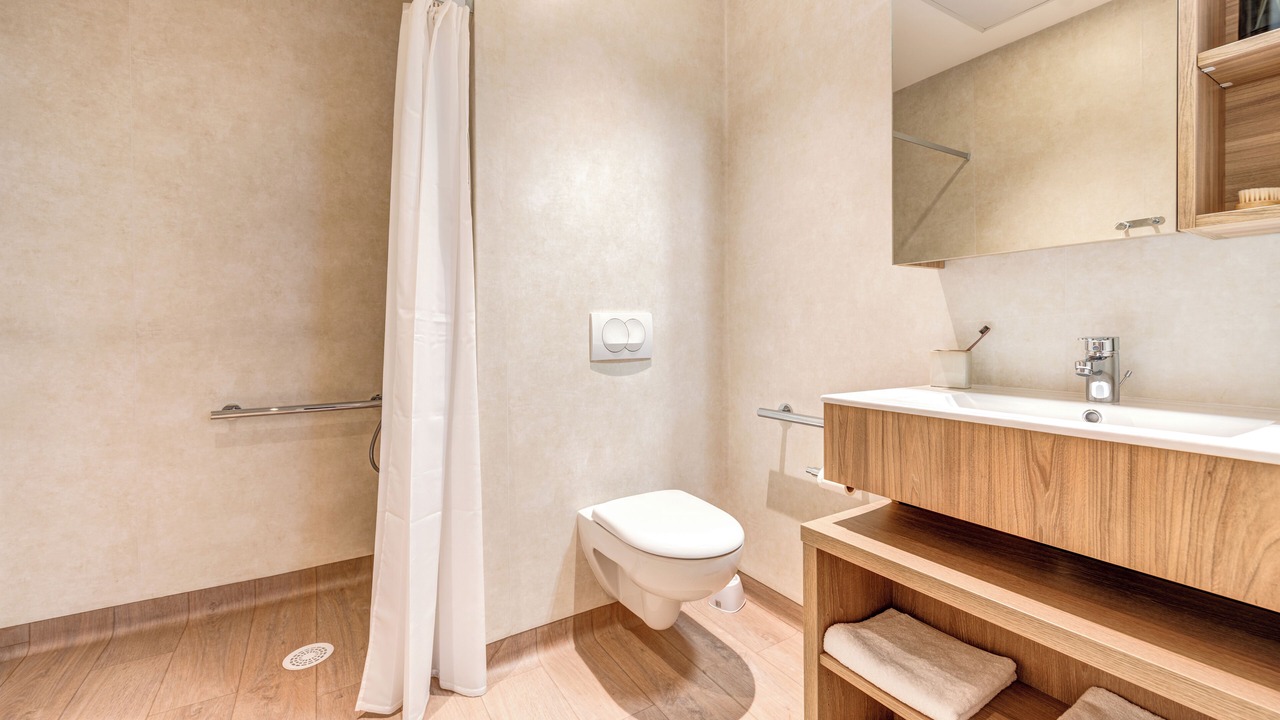Photo of Bathroom in La Varenne Saint-Hilaire