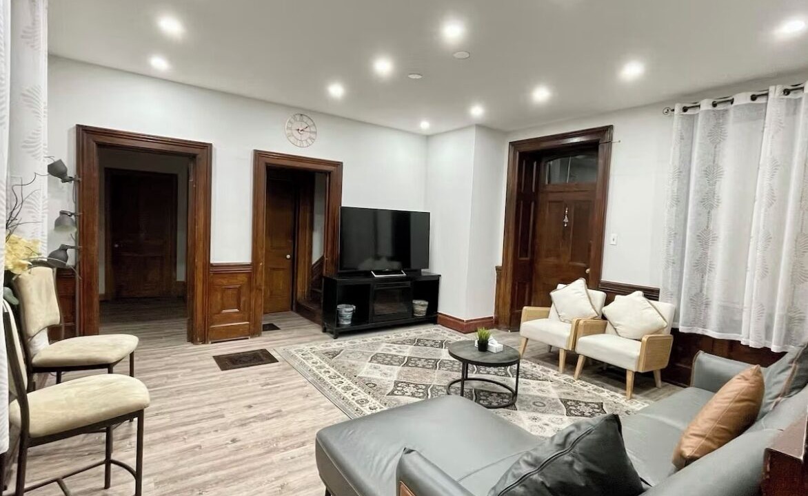 Photo of Livingroom in Milton