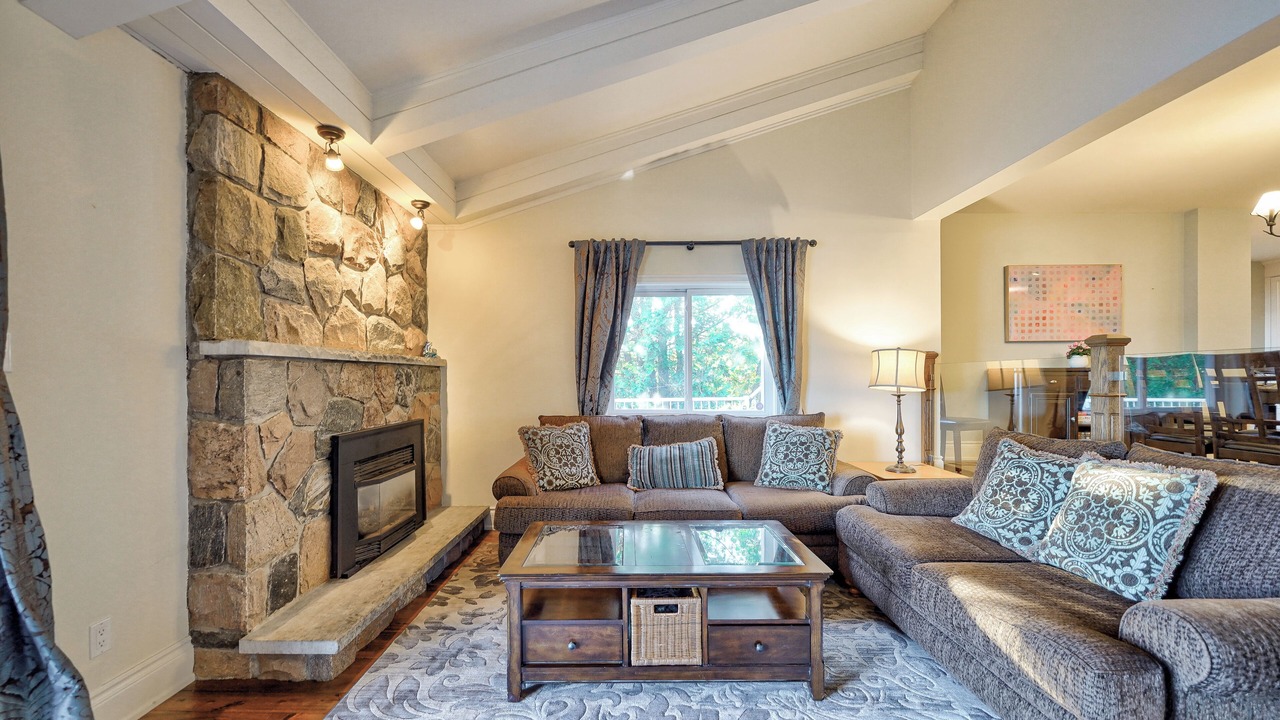Photo of Livingroom in Ramara