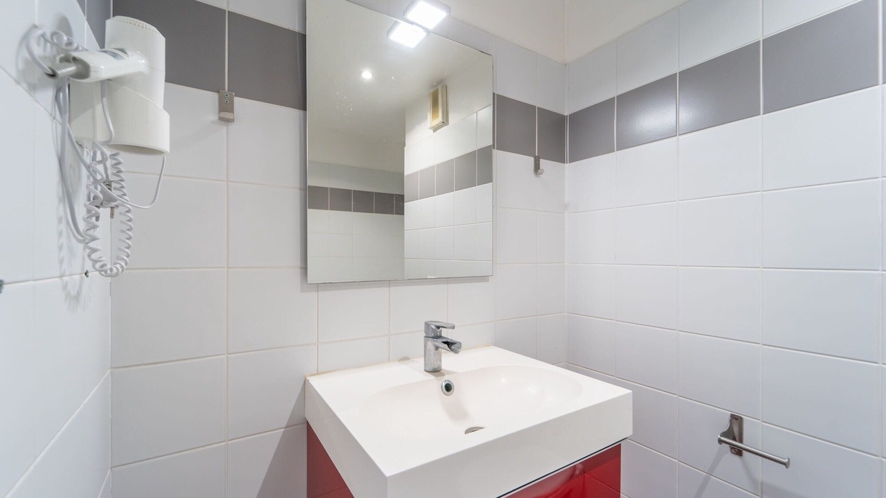 Photo of Bathroom in Quartier de la Salpetriere