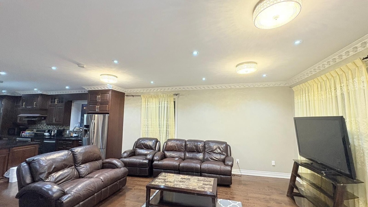 Photo of Livingroom in Upper Beaches