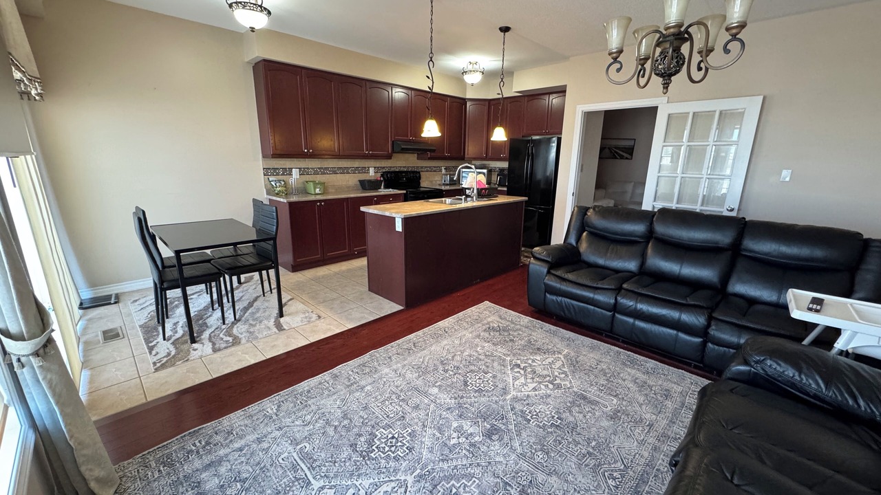 Photo of Livingroom in Halton Regional Municipality