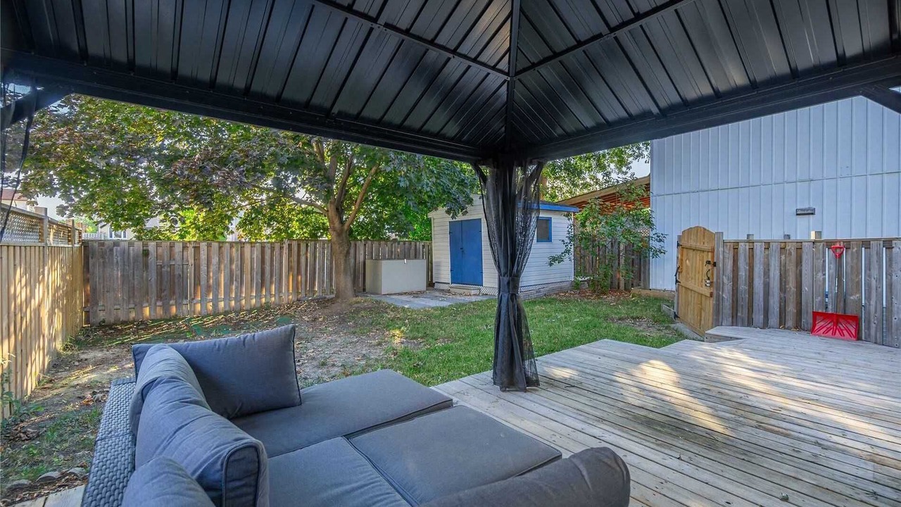 Photo of Patio Balcony in Bramalea