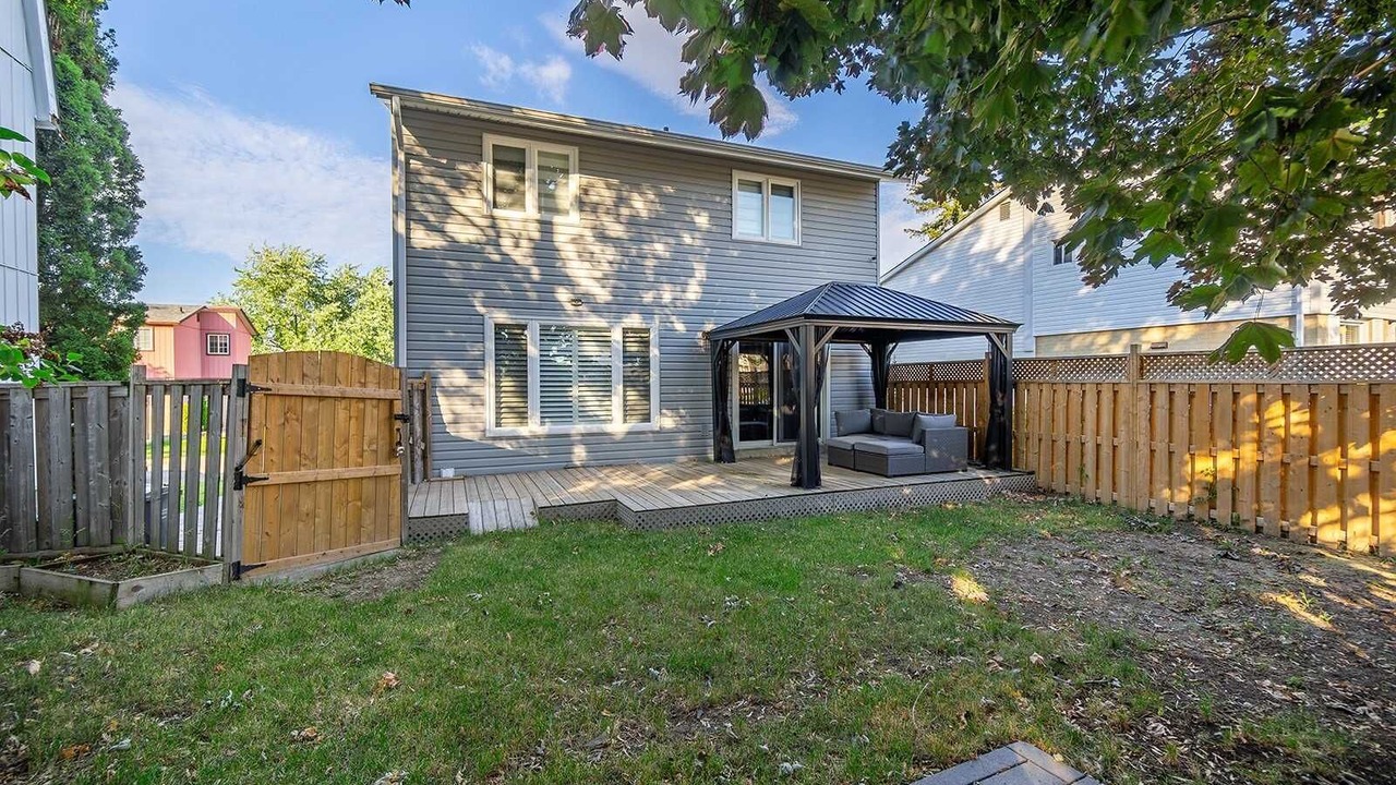 Photo of Patio Balcony in Bramalea