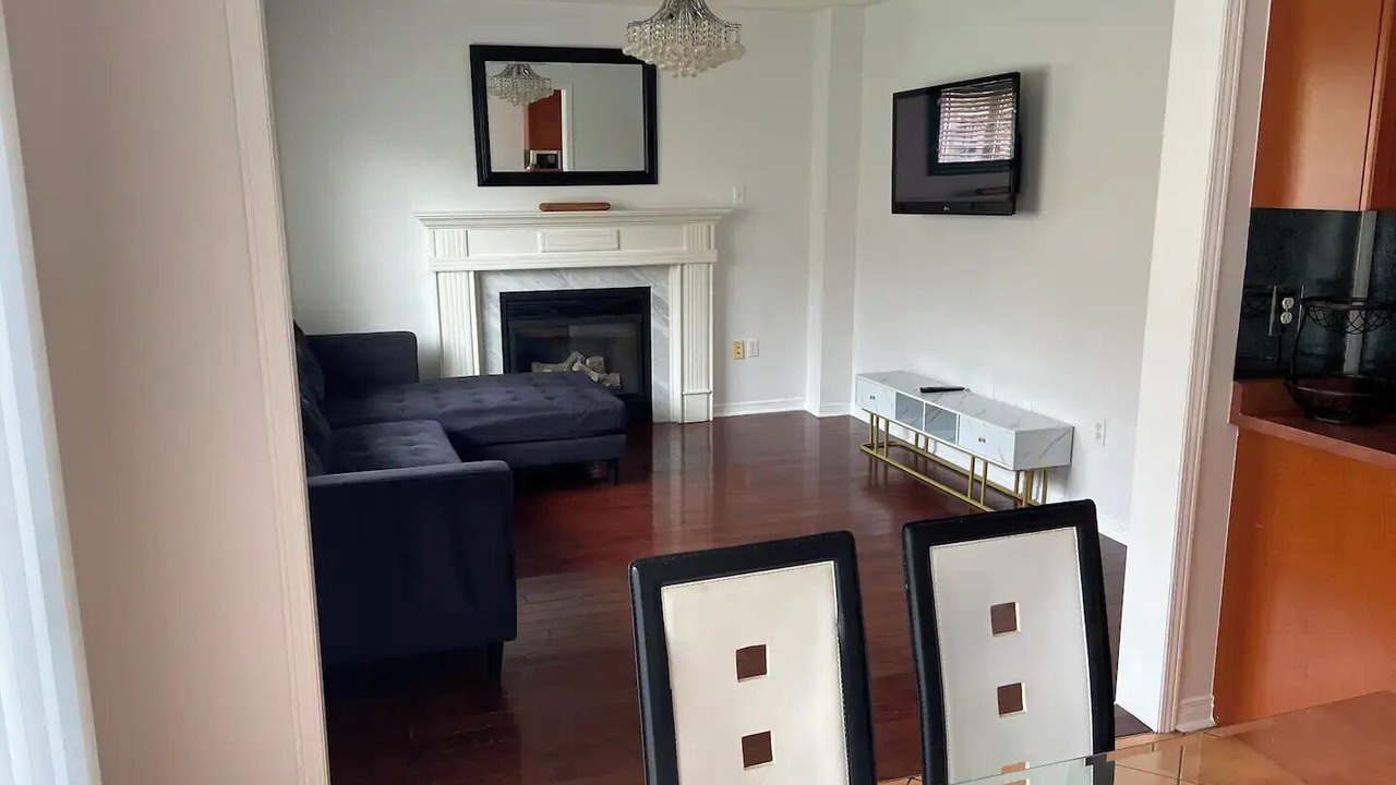 Photo of Livingroom in Churchill Meadows