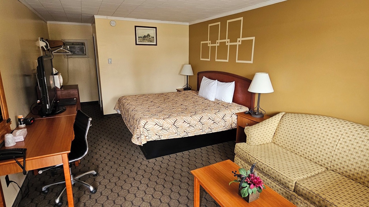 Photo of Bedroom in Mount Forest