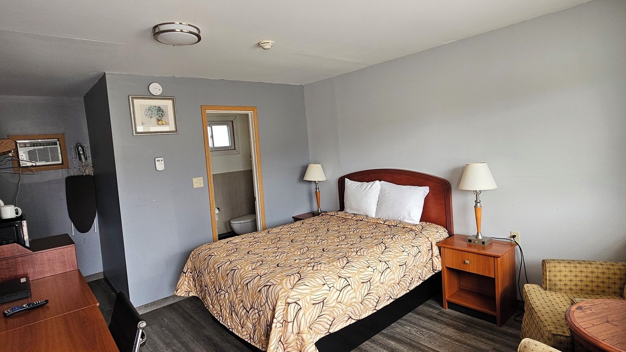 Photo of Bedroom in Mount Forest