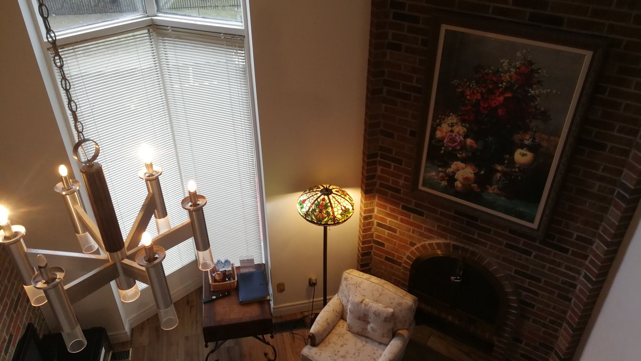 Photo of Livingroom in Church and Wellesley