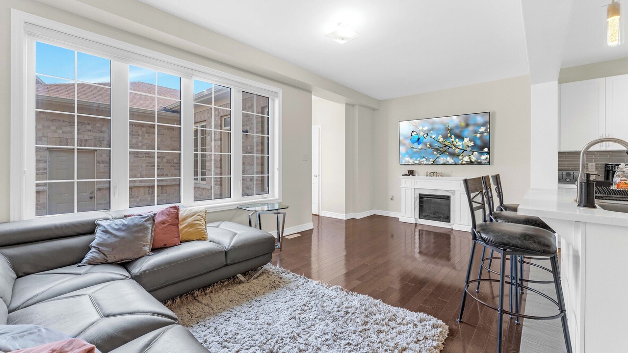 Photo of Livingroom in Vaughan