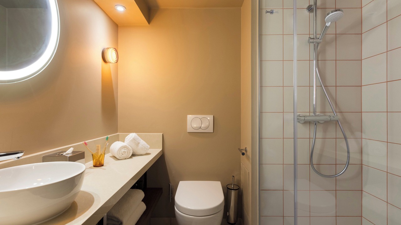 Photo of Bathroom in 20th Arrondissement