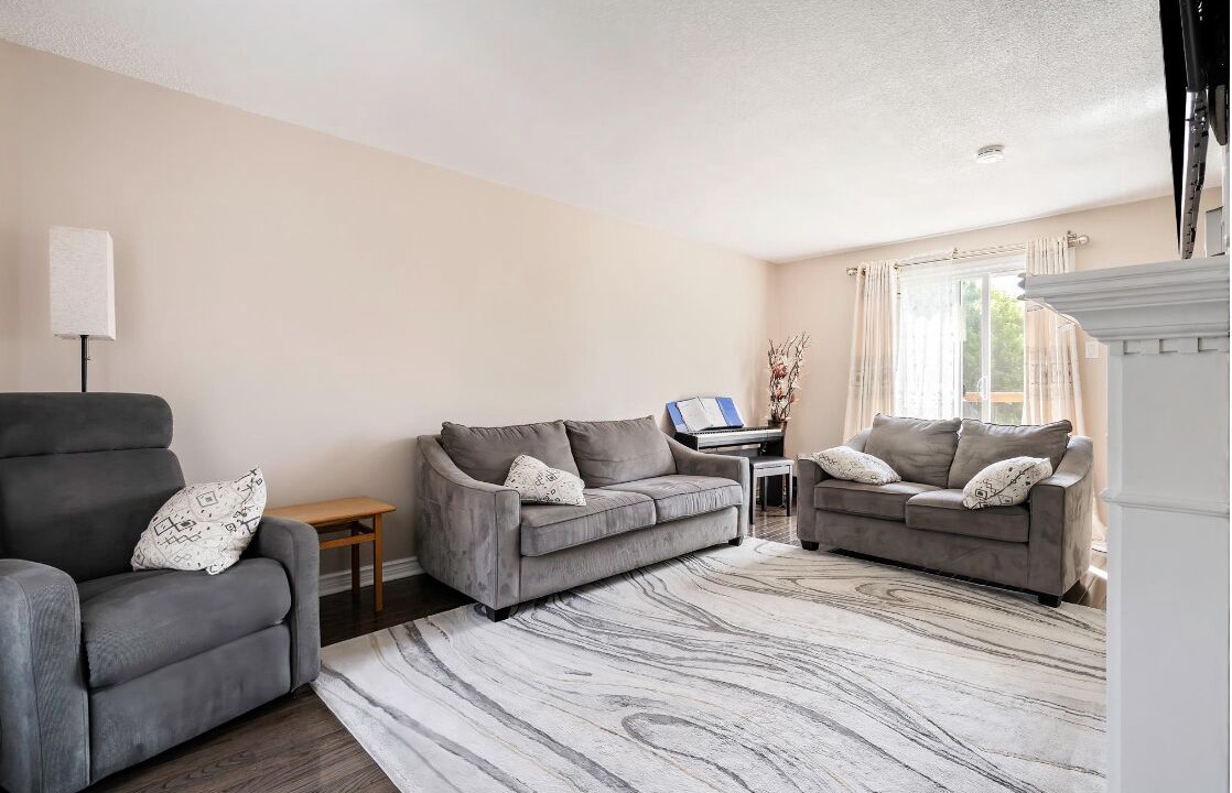 Photo of Livingroom in Orangeville