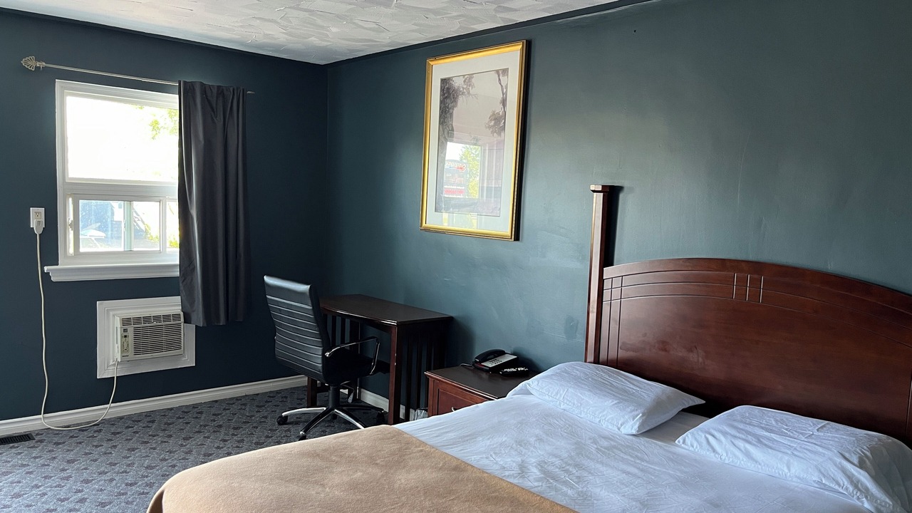 Photo of Bedroom in Sarnia