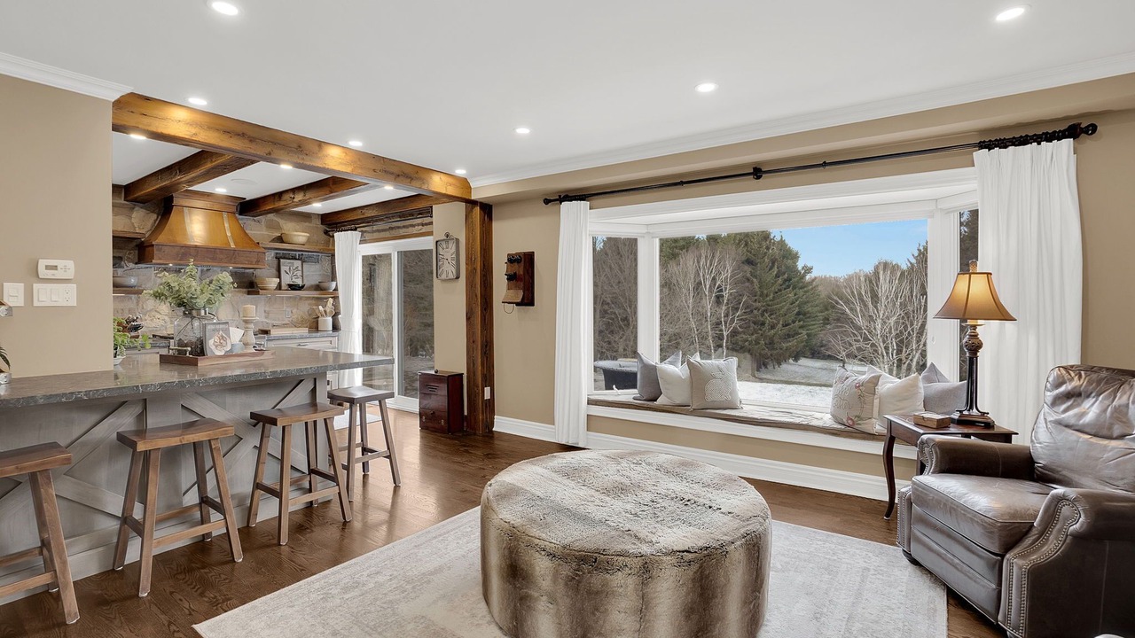 Photo of Livingroom in Caledon