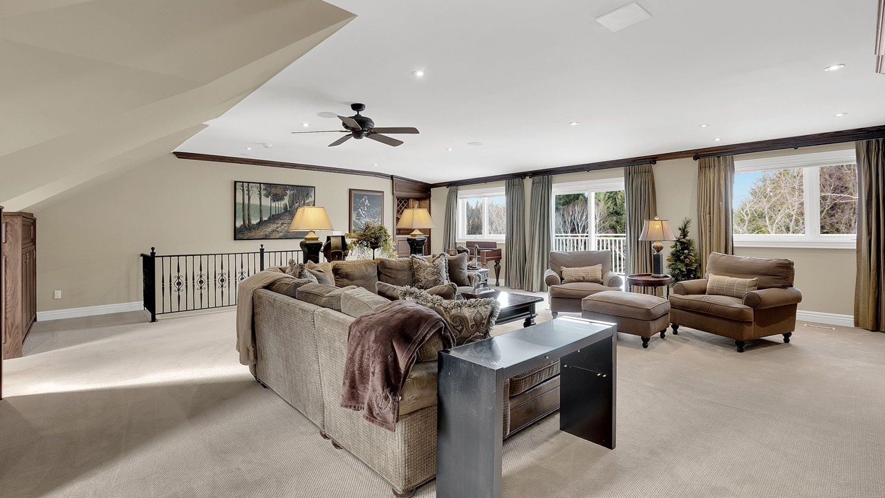 Photo of Livingroom in Caledon