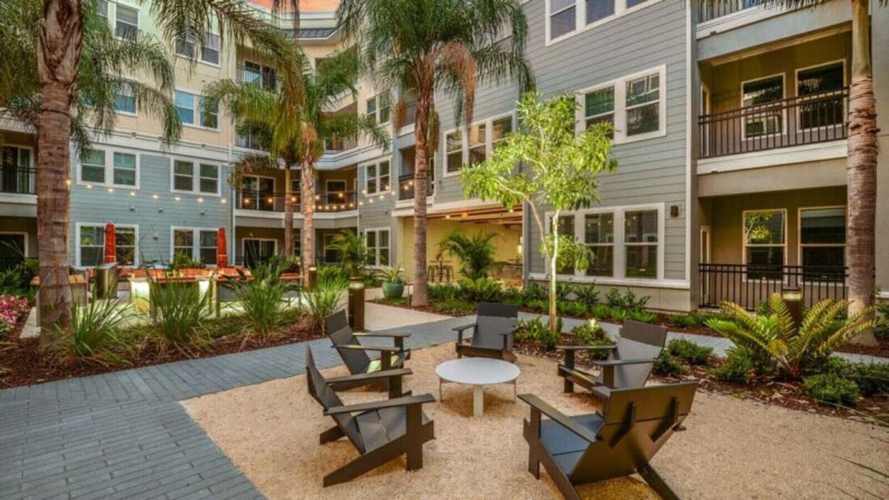 Photo of Outdoor in Carver City - Lincoln Gardens