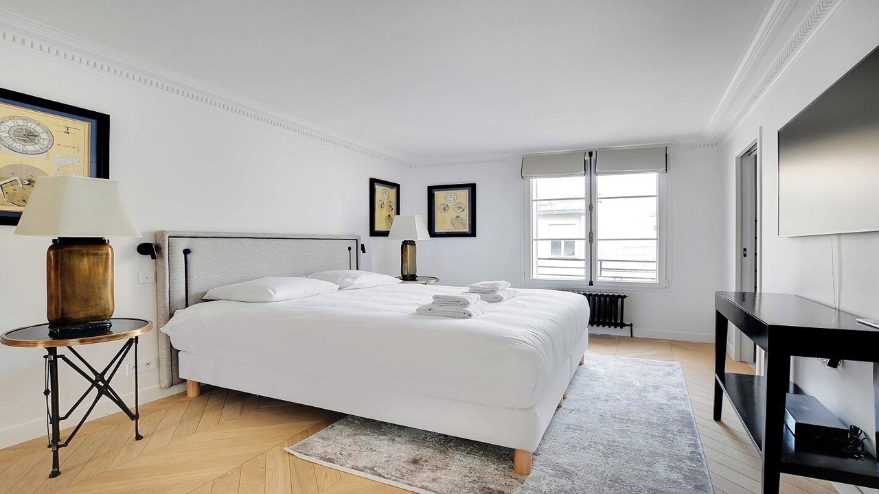 Photo of Bedroom in 8th Arrondissement