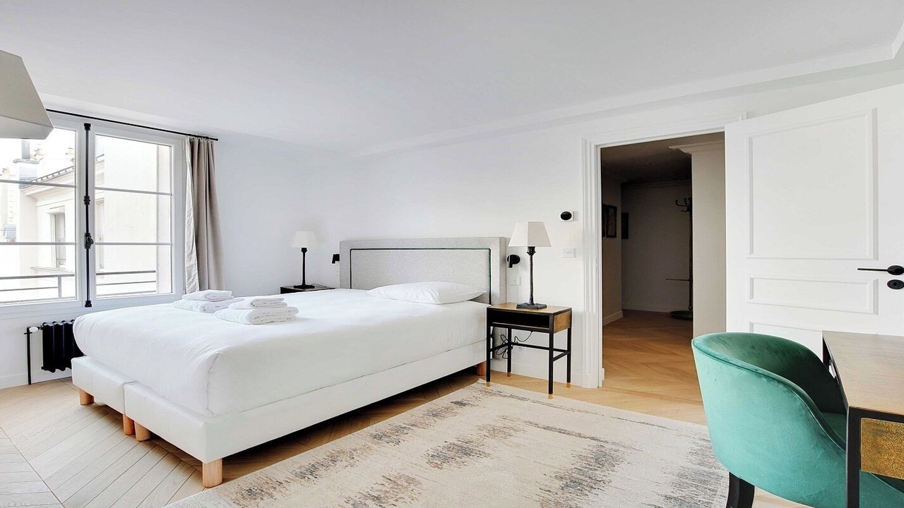 Photo of Bedroom in 8th Arrondissement