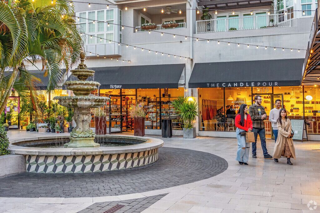 Photo of Outdoor in Historic Hyde Park North