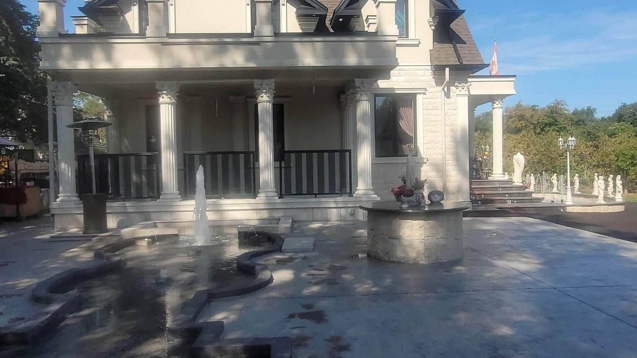 Photo of Outdoor in Mineola