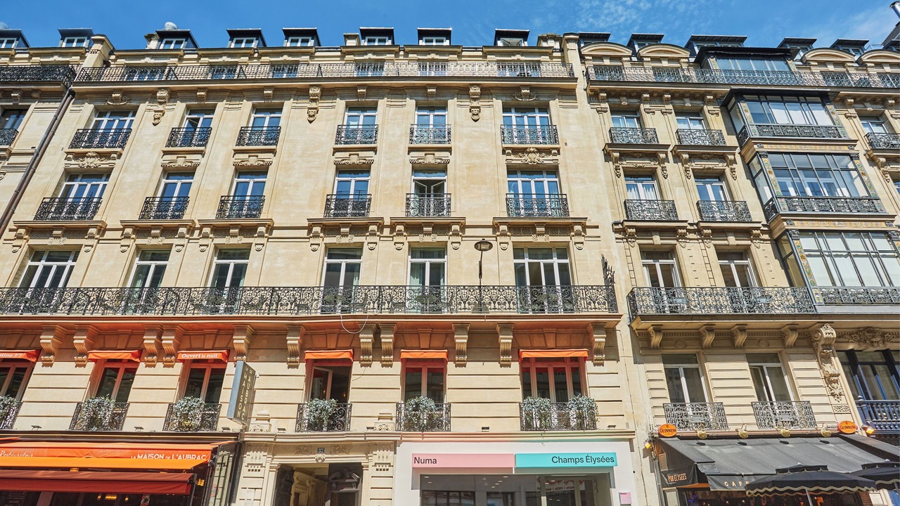 Photo of Outdoor in Champs-Elysees