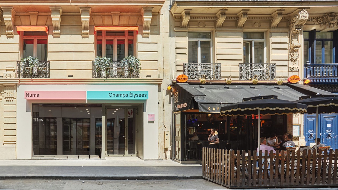 Photo of Outdoor in Champs-Elysees