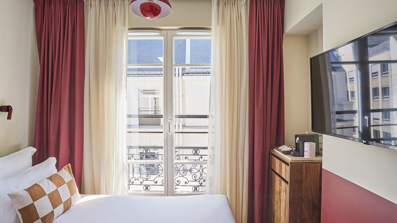 Photo of Bedroom in Champs-Elysees