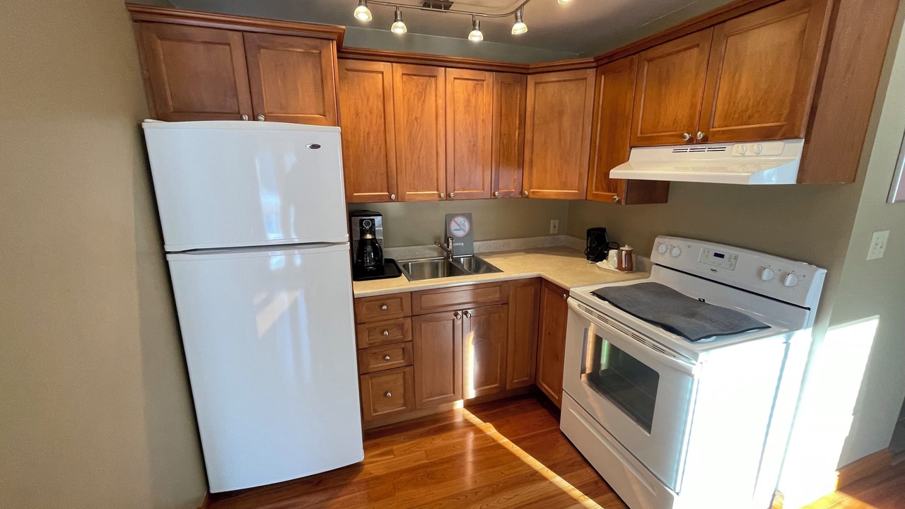 Photo of Kitchen in Unorganized Centre Parry Sound
