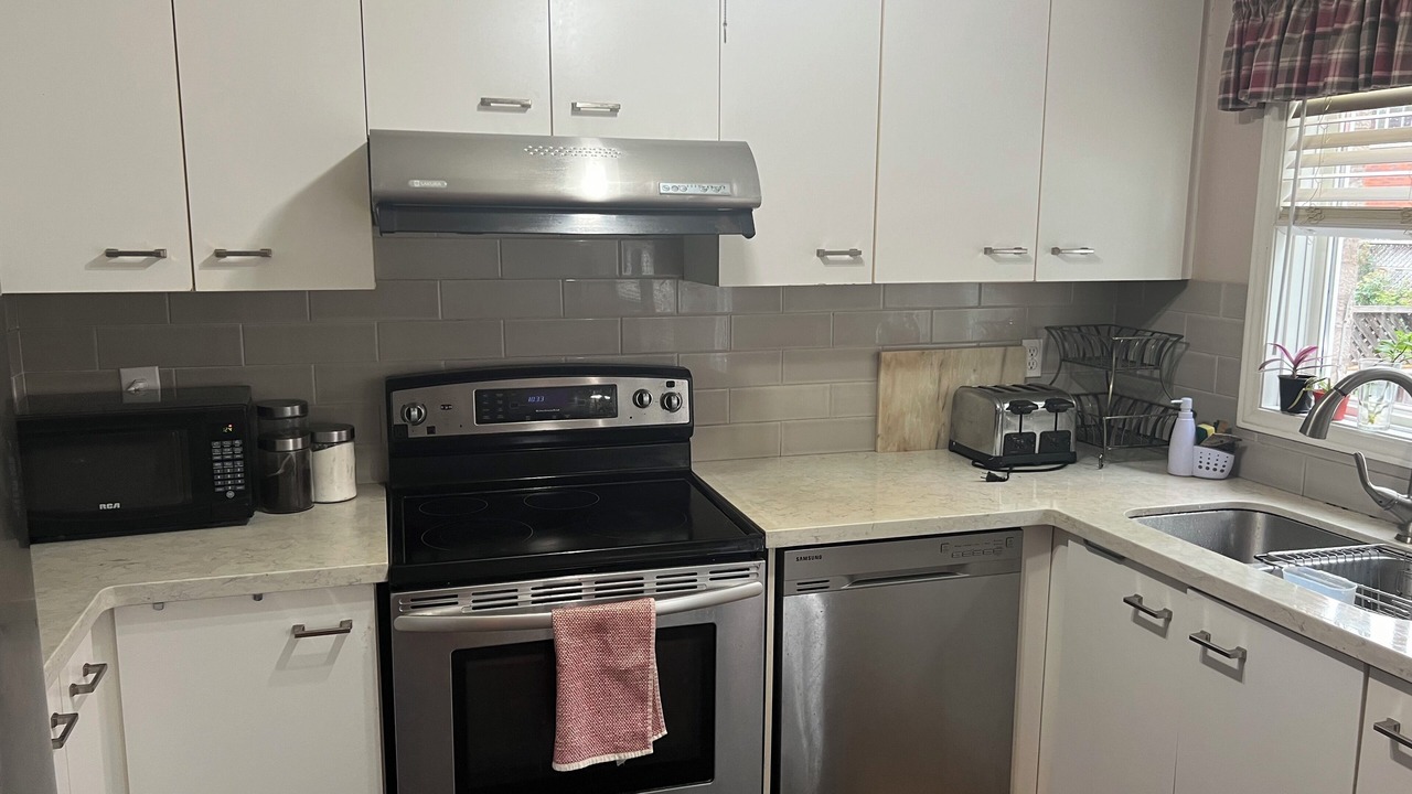Photo of Kitchen in Central Erin Mills