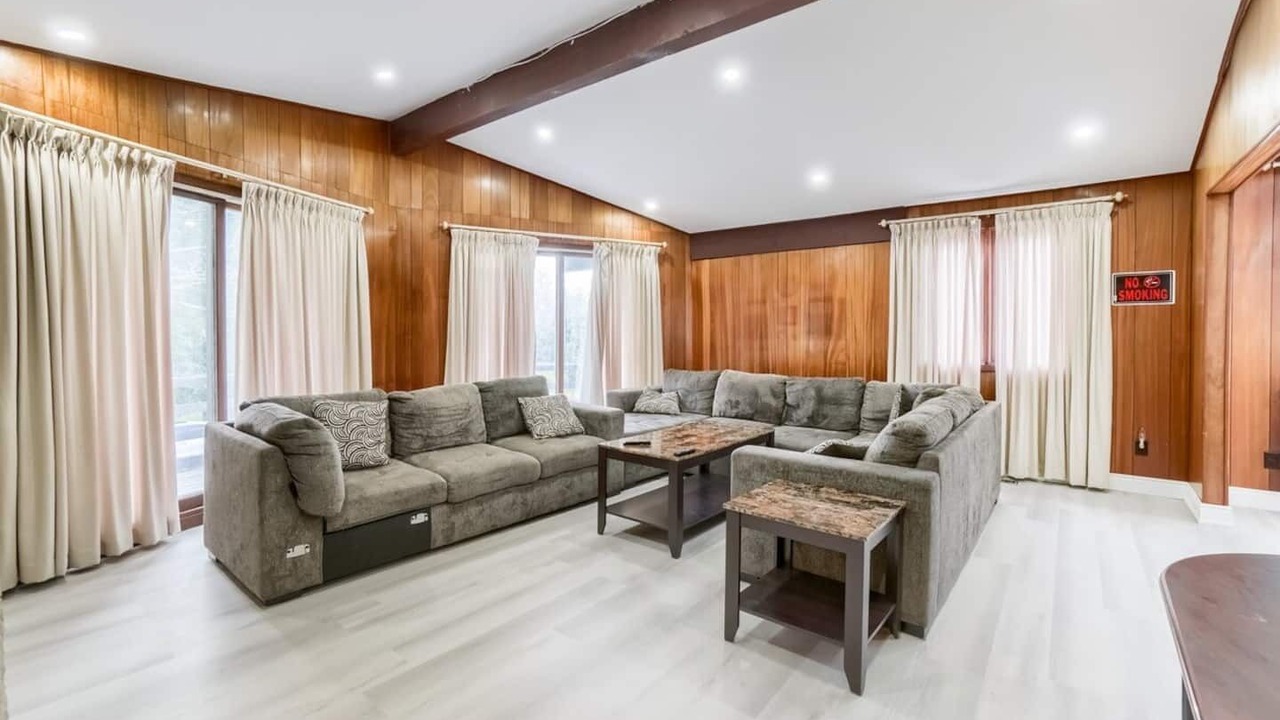 Photo of Livingroom in Caledon
