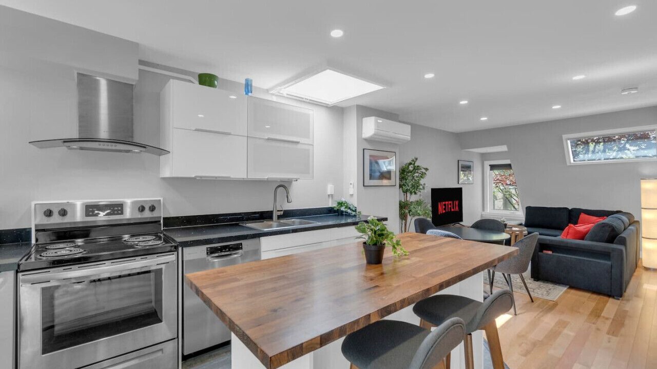 Photo of Kitchen in Church and Wellesley