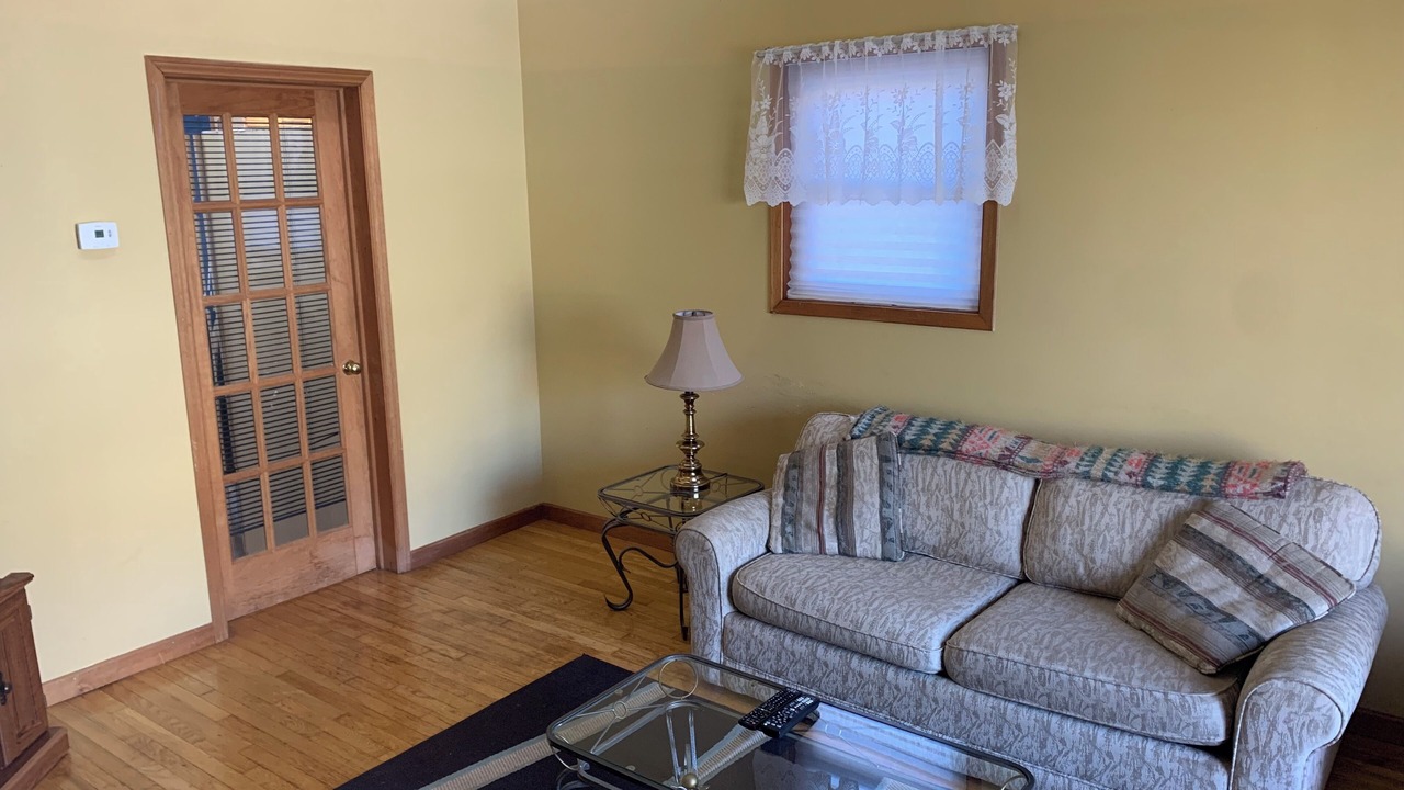 Photo of Livingroom in Sarnia