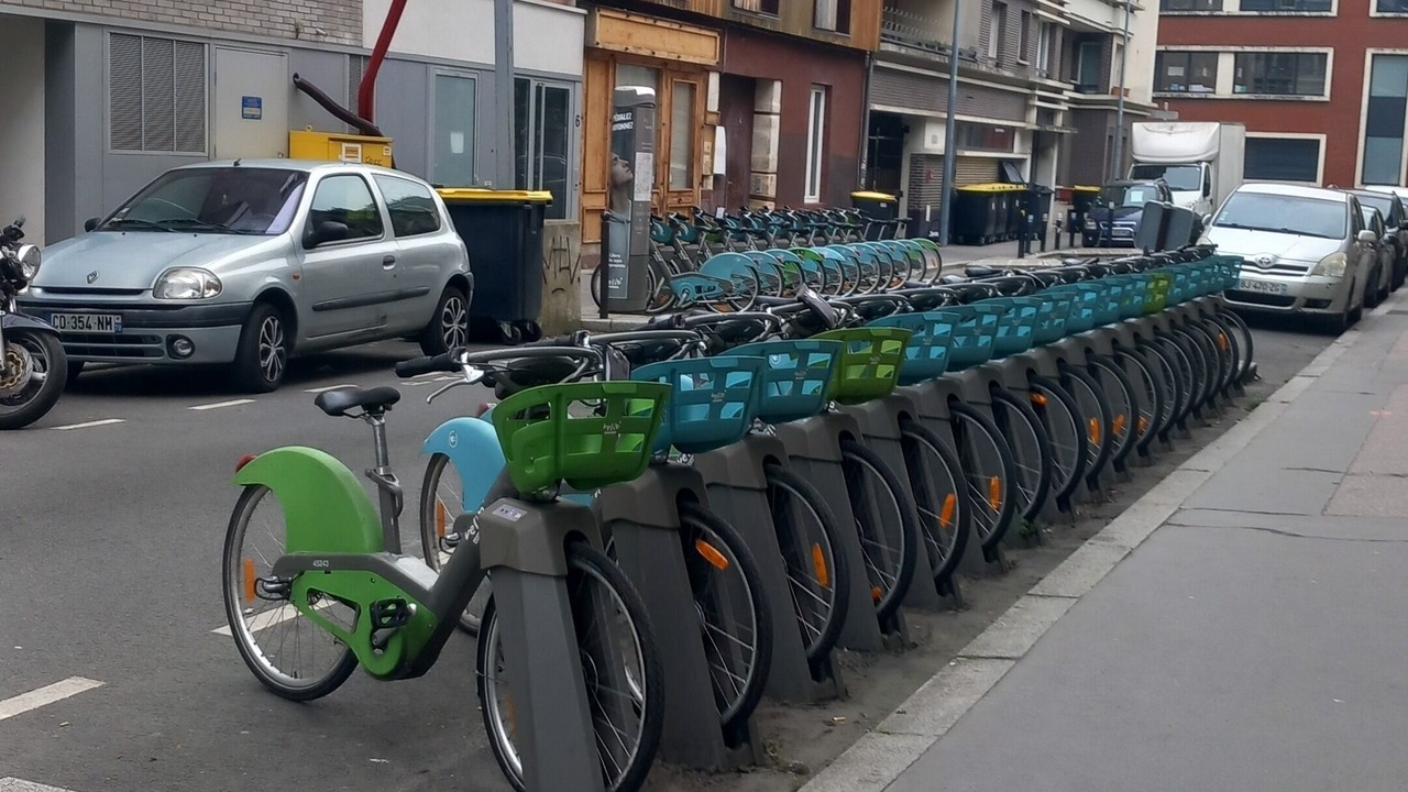 Photo of Others in Les Puces de Saint-Ouen