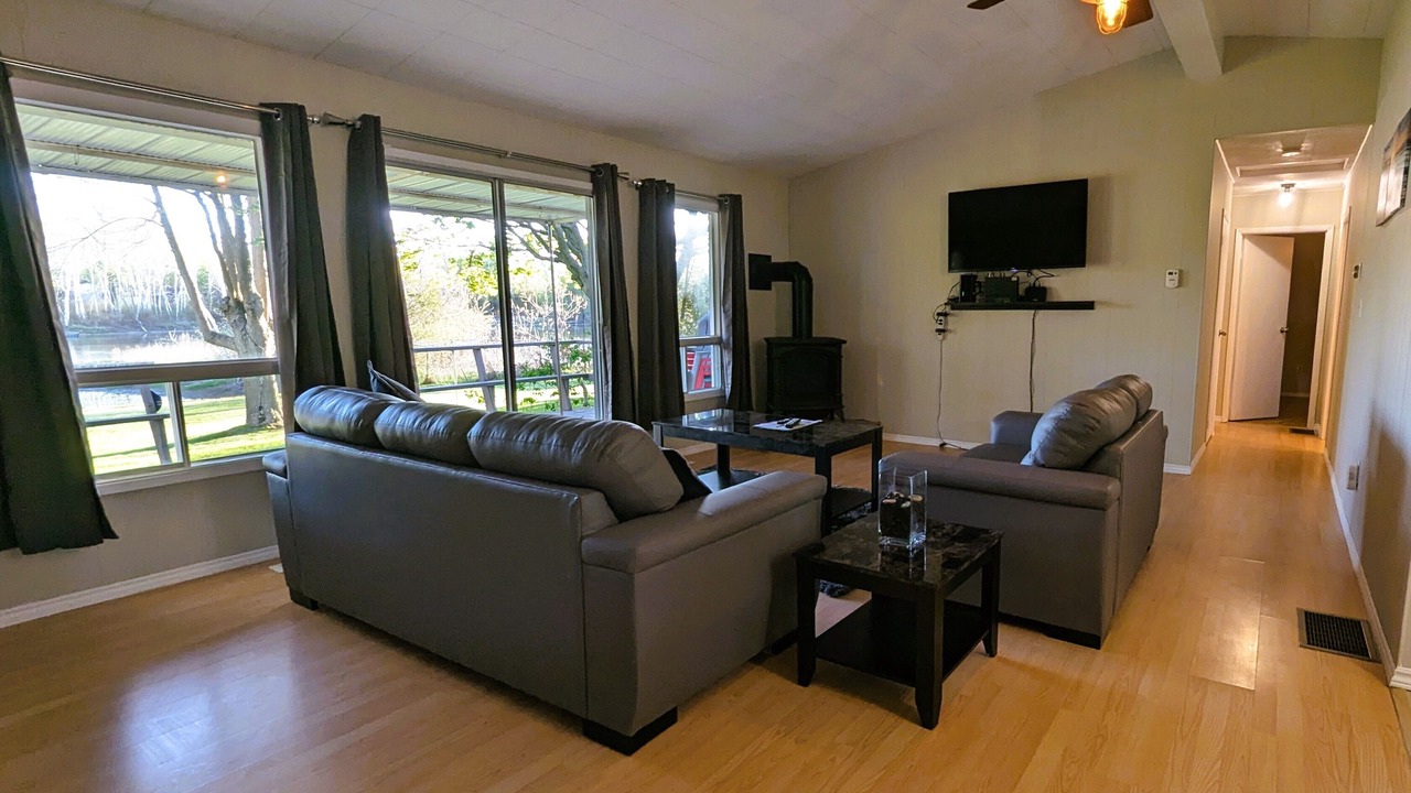 Photo of Livingroom in Port Franks