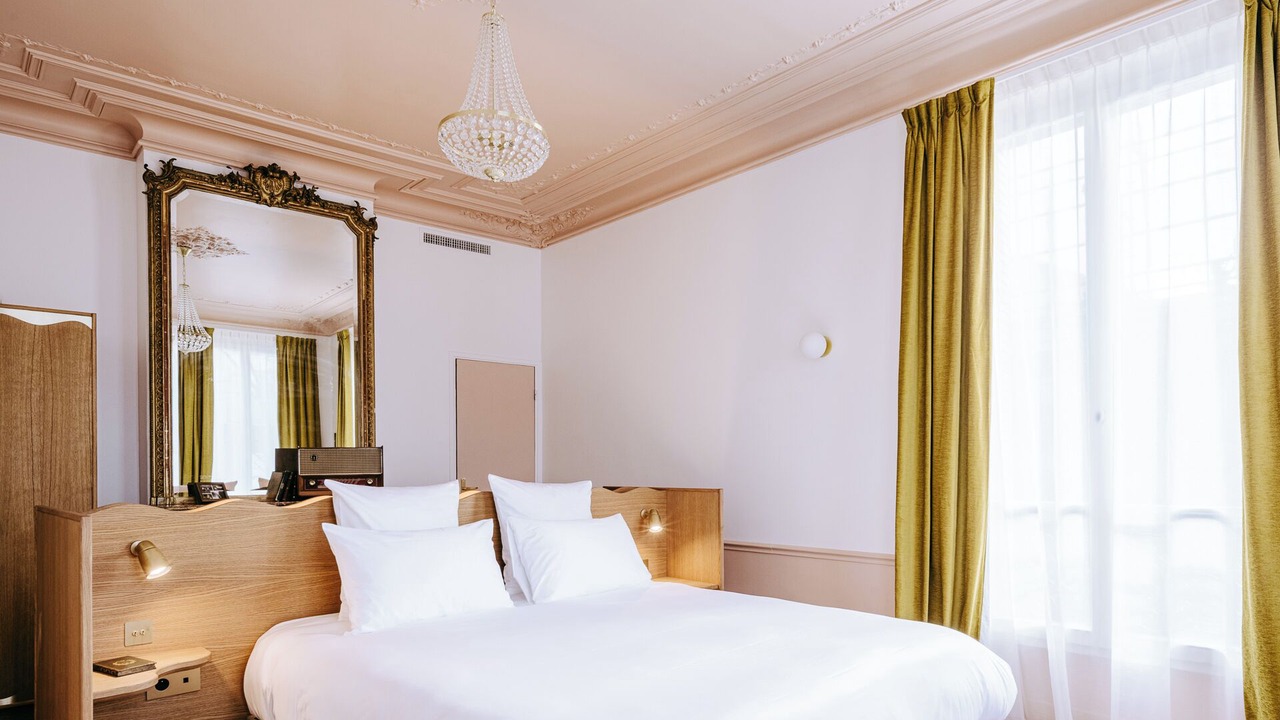 Photo of Bedroom in Saint-Ouen