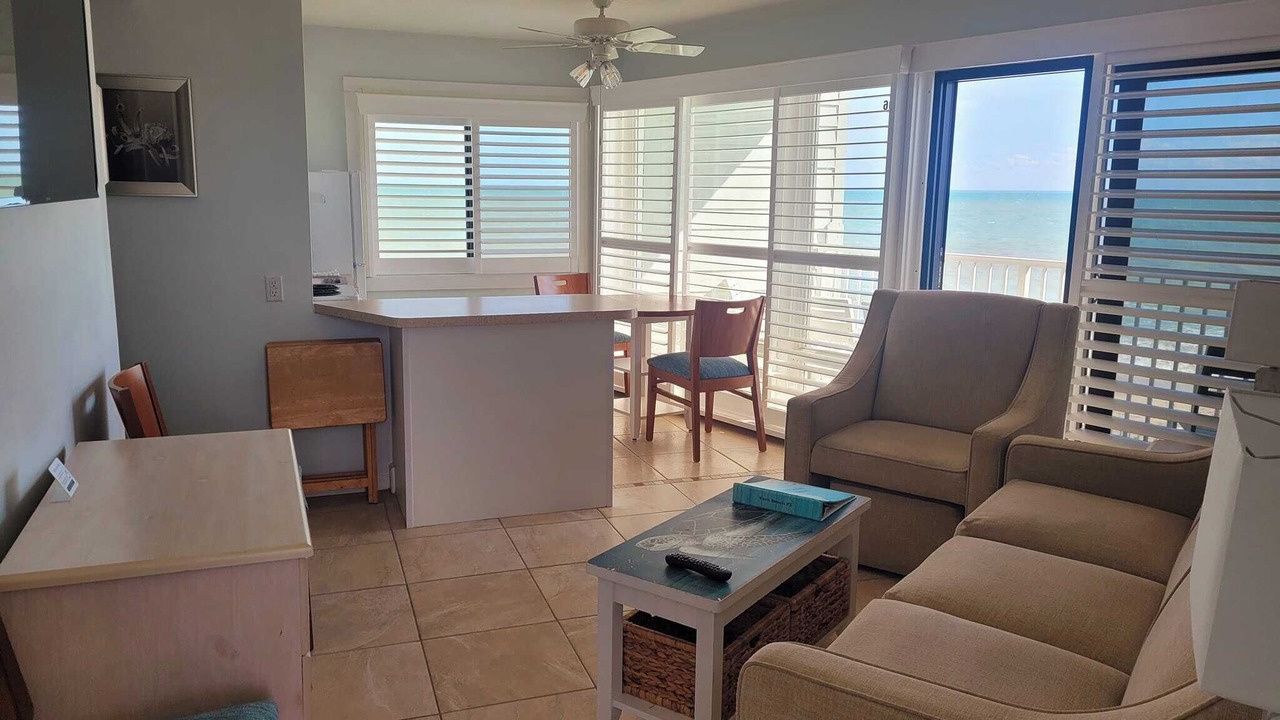 Photo of Livingroom in Central Beach