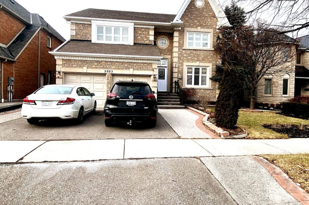 Photo of Outdoor in Churchill Meadows