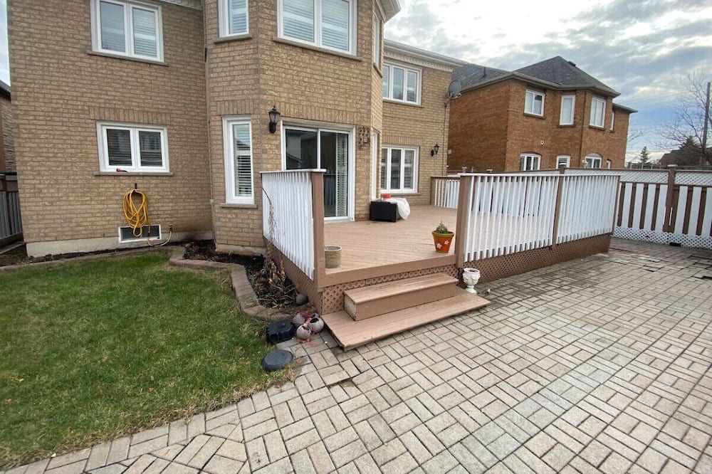 Photo of Patio Balcony in Churchill Meadows