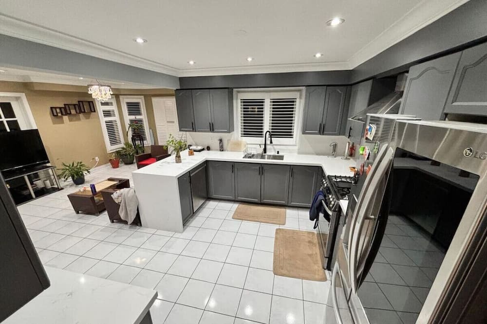 Photo of Kitchen in Churchill Meadows