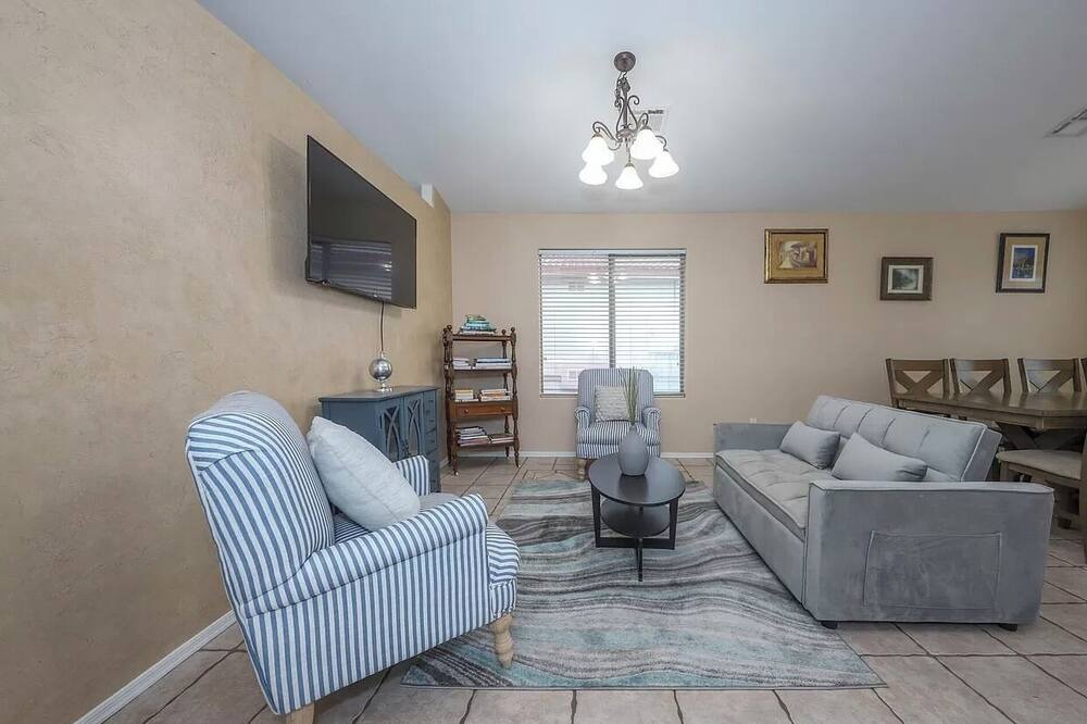 Photo of Livingroom in Tucson