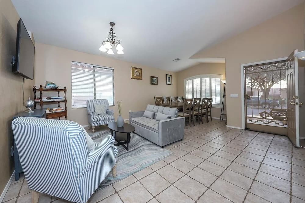 Photo of Livingroom in Tucson
