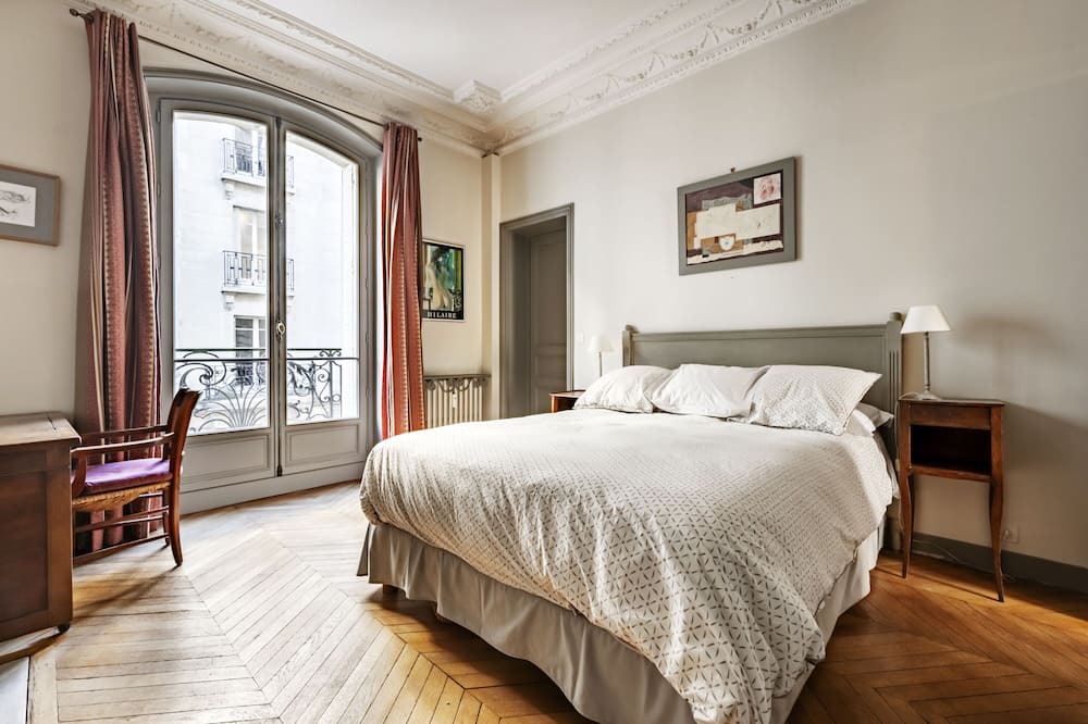 Photo of Bedroom in Passy