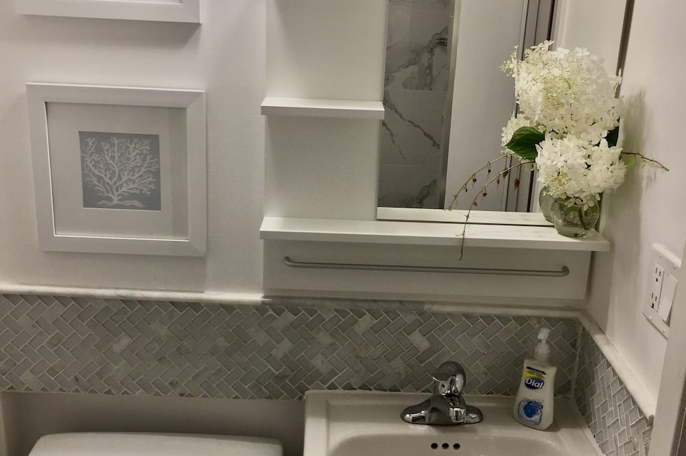 Photo of Bathroom in Bracondale Hill