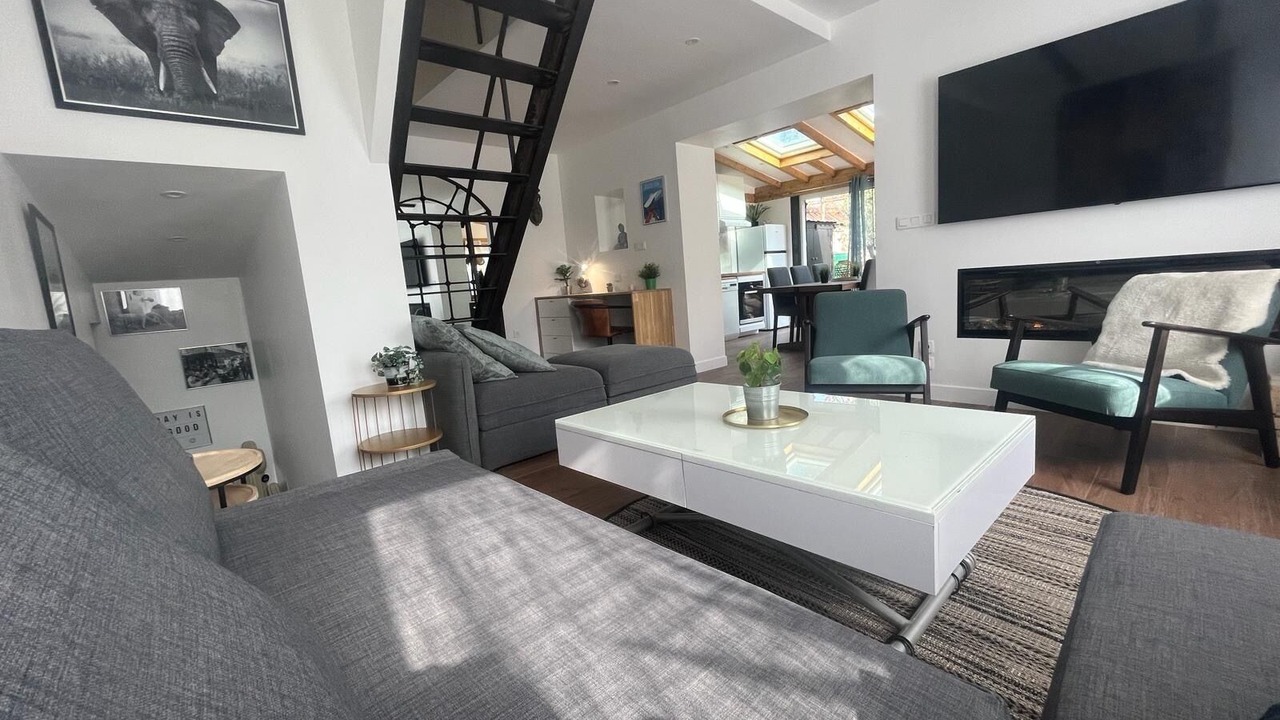 Photo of Livingroom in Louis Bertrand-Mirabeau-Semard